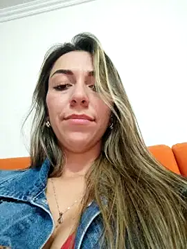 Snapshot of rachellboom chatting on January 15, 1:56 am rachellboom online show from January 15, 1:56 am