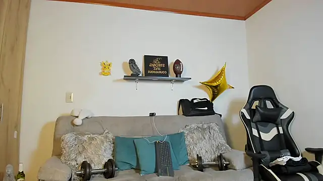 julian wallace online show from December 14, 9:19 pm