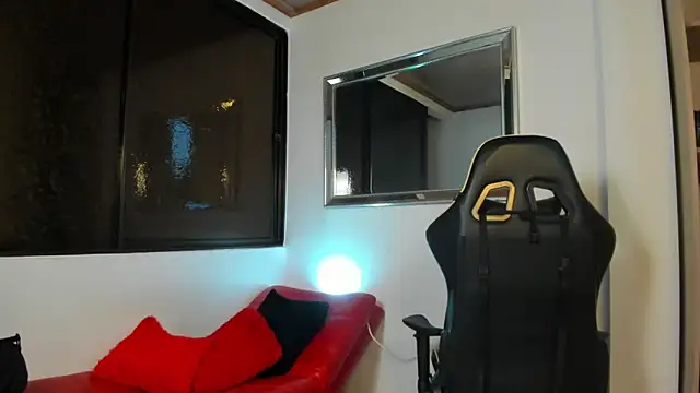 julian wallace online show from February 27, 11:05 pm