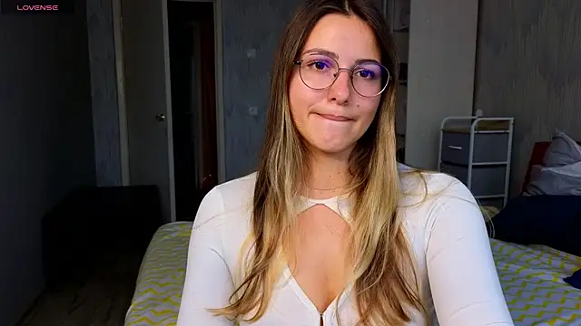 Snapshot of sophia_euphoriaa chatting on June 29, 8:53 am sophia euphoriaa online show from June 29, 8:53 am