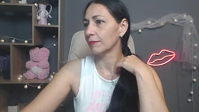 LiluGrants online show from September 20, 6:09 pm