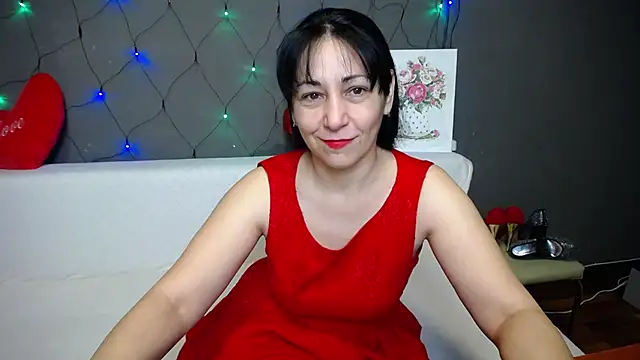 Snapshot of LiluGrants chatting on February 16, 7:32 pm LiluGrants online show from February 16, 7:32 pm