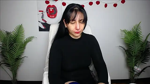 Snapshot of LiluGrants chatting on February 18, 7:10 pm LiluGrants online show from February 18, 7:10 pm