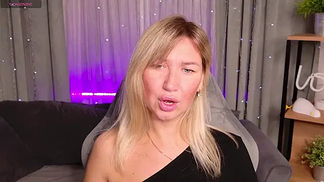 MilaBott online show from September 17, 8:32 pm