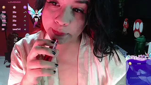 Snapshot of MaggaCass chatting on December 6, 12:34 am MaggaCass online show from December 6, 12:34 am