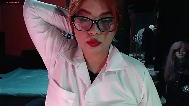 Snapshot of MaggaCass chatting on January 23, 1:41 am MaggaCass online show from January 23, 1:41 am
