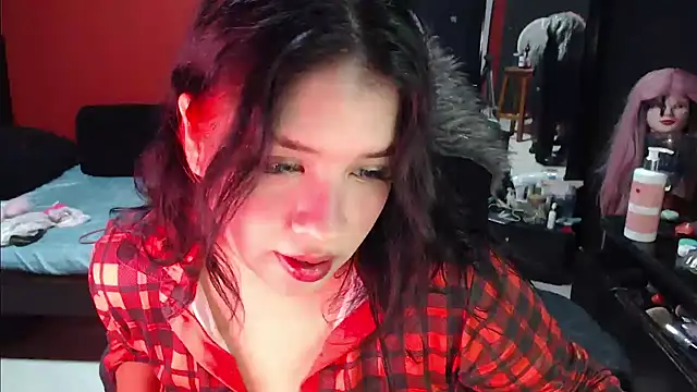 Snapshot of MaggaCass chatting on January 25, 12:27 am MaggaCass online show from January 25, 12:27 am