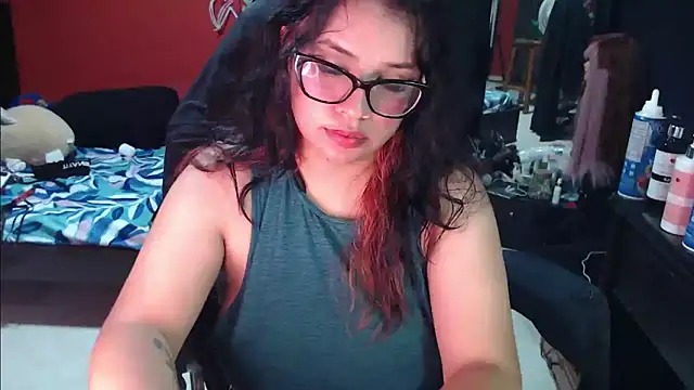 Snapshot of MaggaCass chatting on January 31, 5:51 am MaggaCass online show from January 31, 5:51 am