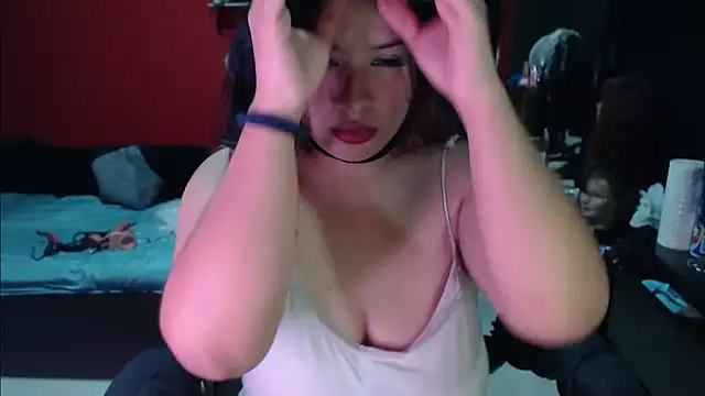 Snapshot of MaggaCass chatting on February 7, 11:55 pm MaggaCass online show from February 7, 11:55 pm