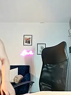 helena smith online show from November 5, 4:01 am