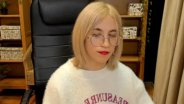 Moon13152 online show from December 6, 3:41 am