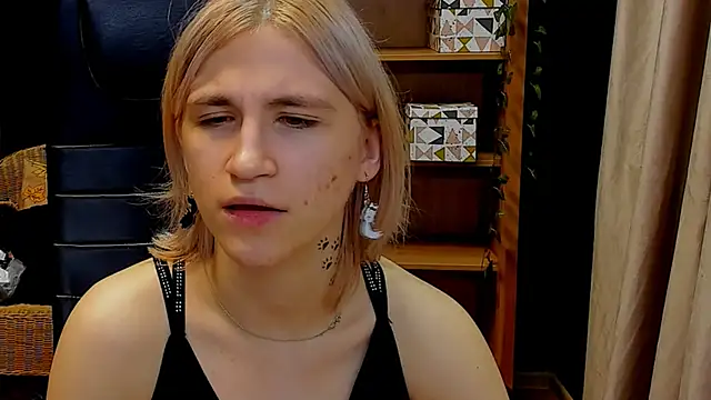 Moon13152 online show from December 8, 4:46 am