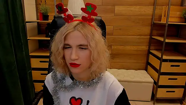 Moon13152 online show from December 16, 3:43 pm