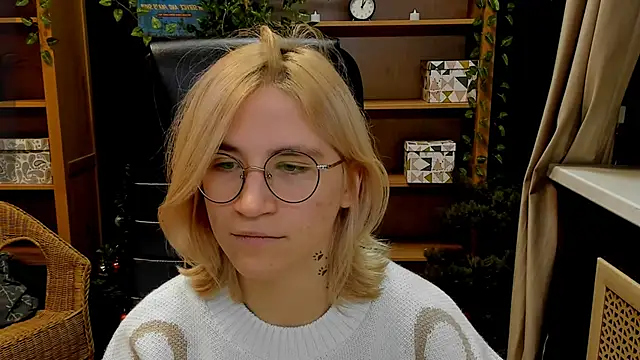 Moon13152 online show from December 21, 4:46 pm