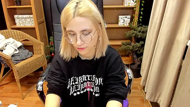 Moon13152 online show from December 24, 4:22 am