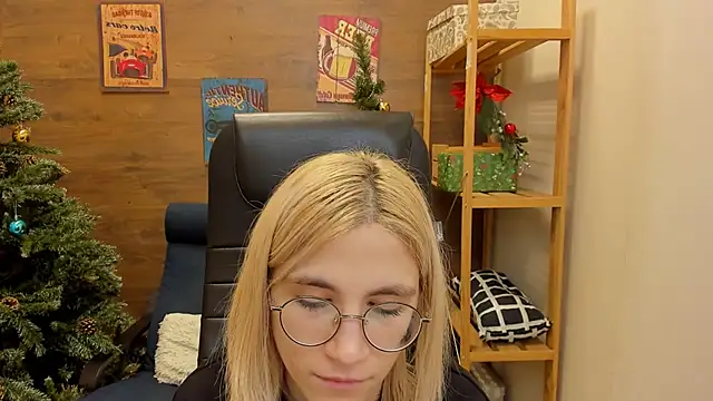 Moon13152 online show from December 25, 4:22 am