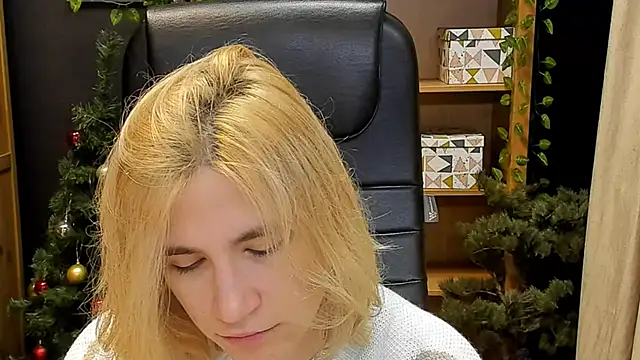 Moon13152 online show from December 25, 9:22 pm