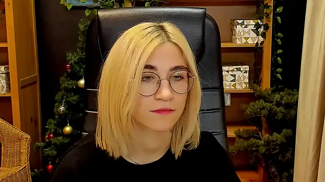 Moon13152 online show from December 30, 7:21 pm