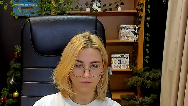 Moon13152 online show from January 4, 3:40 am