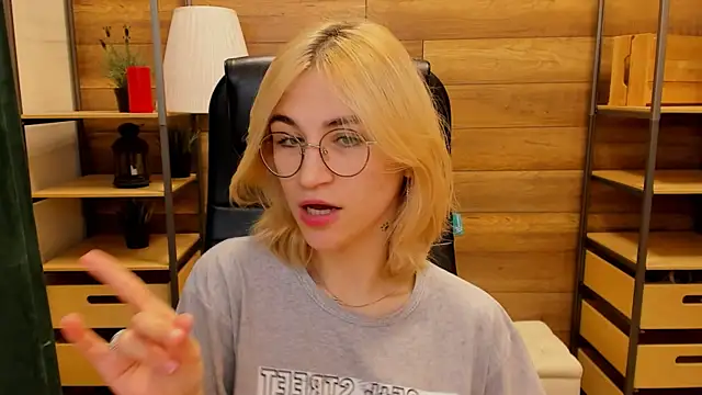 Moon13152 online show from January 5, 4:58 am