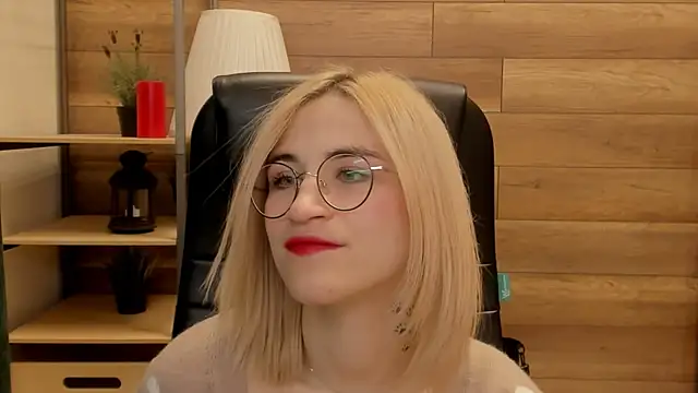 Moon13152 online show from January 7, 6:56 pm