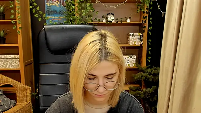 Moon13152 online show from January 10, 12:27 am