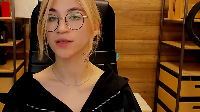 Moon13152 online show from January 11, 4:06 am