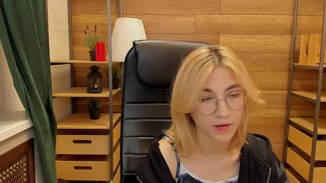 Moon13152 online show from January 12, 12:28 am