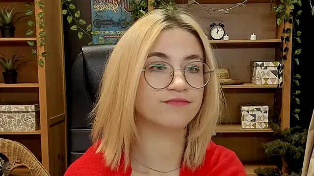 Moon13152 online show from January 25, 11:43 pm