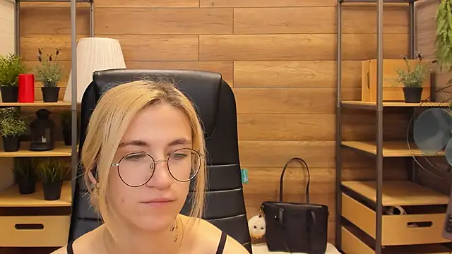 Moon13152 online show from January 28, 2:00 am