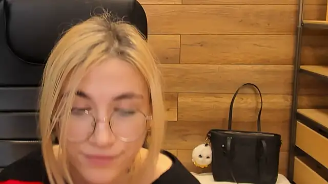 Moon13152 online show from January 28, 5:11 am