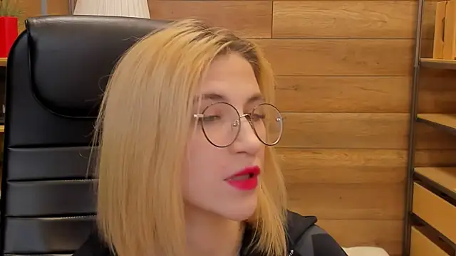 Moon13152 online show from February 12, 9:11 pm