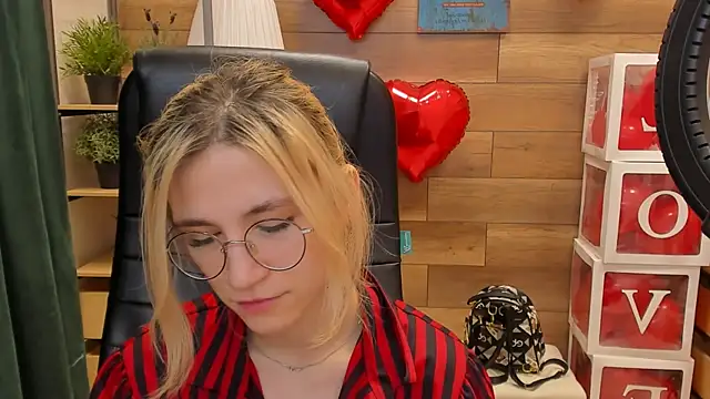 Moon13152 online show from February 18, 3:54 pm