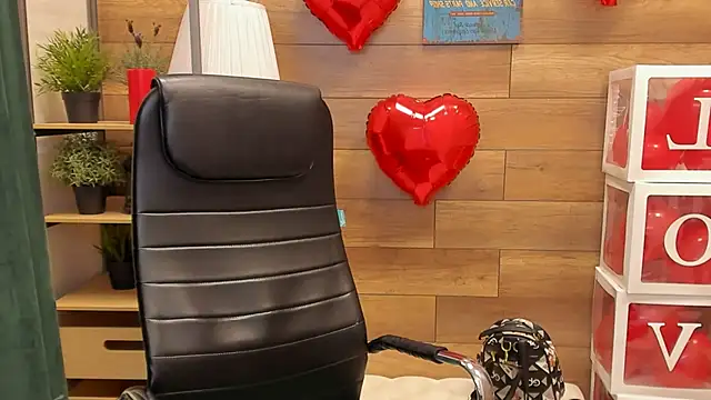 Moon13152 online show from February 18, 6:58 pm