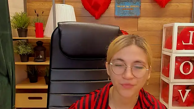 Moon13152 online show from February 25, 3:38 pm