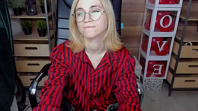 Moon13152 online show from February 26, 2:37 am