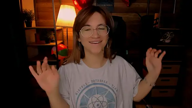 Moon13152 online show from October 8, 7:55 pm