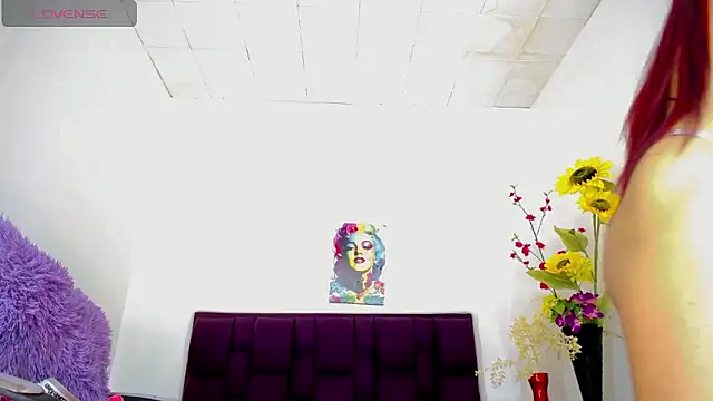 Snapshot of samantha_official_ chatting on December 4, 10:08 pm samantha official online show from December 4, 10:08 pm