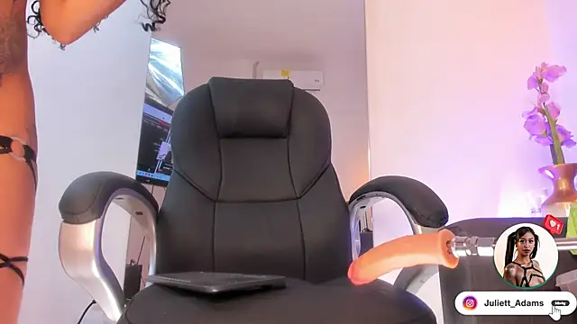 Juliett Adams  online show from October 18, 1:08 am