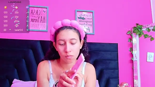 Snapshot of Beautifulskinny18 chatting on September 28, 7:41 pm Beautifulskinny18 online show from September 28, 7:41 pm