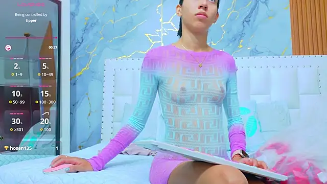 Snapshot of Beautifulskinny18 chatting on October 5, 7:56 pm Beautifulskinny18 online show from October 5, 7:56 pm