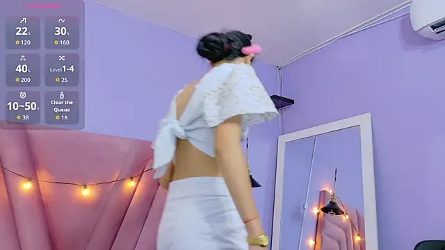 Snapshot of Beautifulskinny18 chatting on October 8, 7:55 pm Beautifulskinny18 online show from October 8, 7:55 pm