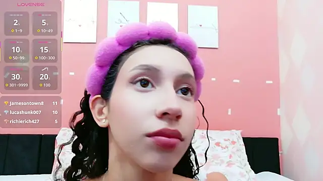 Snapshot of Beautifulskinny18 chatting on October 22, 7:46 pm Beautifulskinny18 online show from October 22, 7:46 pm