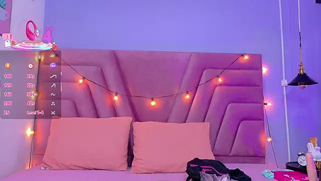 Snapshot of Beautifulskinny18 chatting on October 24, 7:54 pm Beautifulskinny18 online show from October 24, 7:54 pm