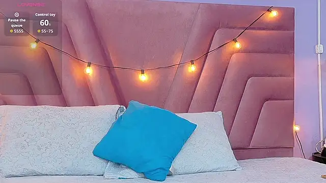 Snapshot of Beautifulskinny18 chatting on November 1, 7:27 pm Beautifulskinny18 online show from November 1, 7:27 pm