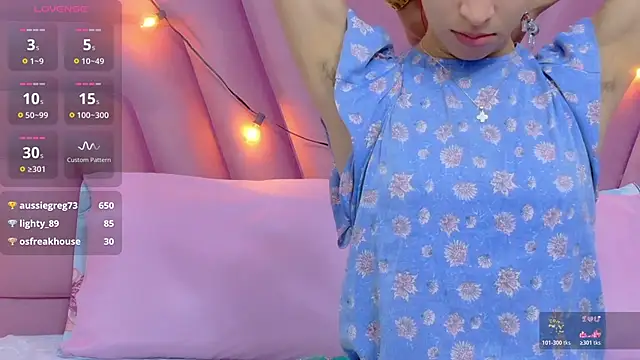 Snapshot of Beautifulskinny18 chatting on November 20, 8:08 pm Beautifulskinny18 online show from November 20, 8:08 pm