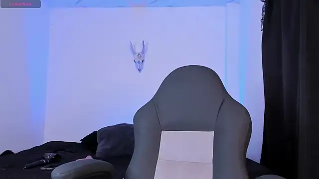 Aliz01 online show from December 2, 11:11 pm