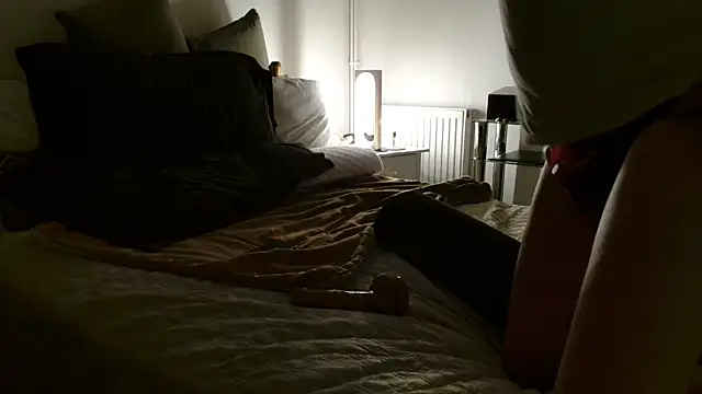 ImYourXtoy online show from December 13, 7:53 pm