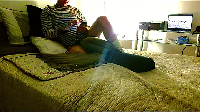 ImYourXtoy online show from January 16, 6:56 pm