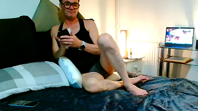 ImYourXtoy online show from June 15, 6:32 pm